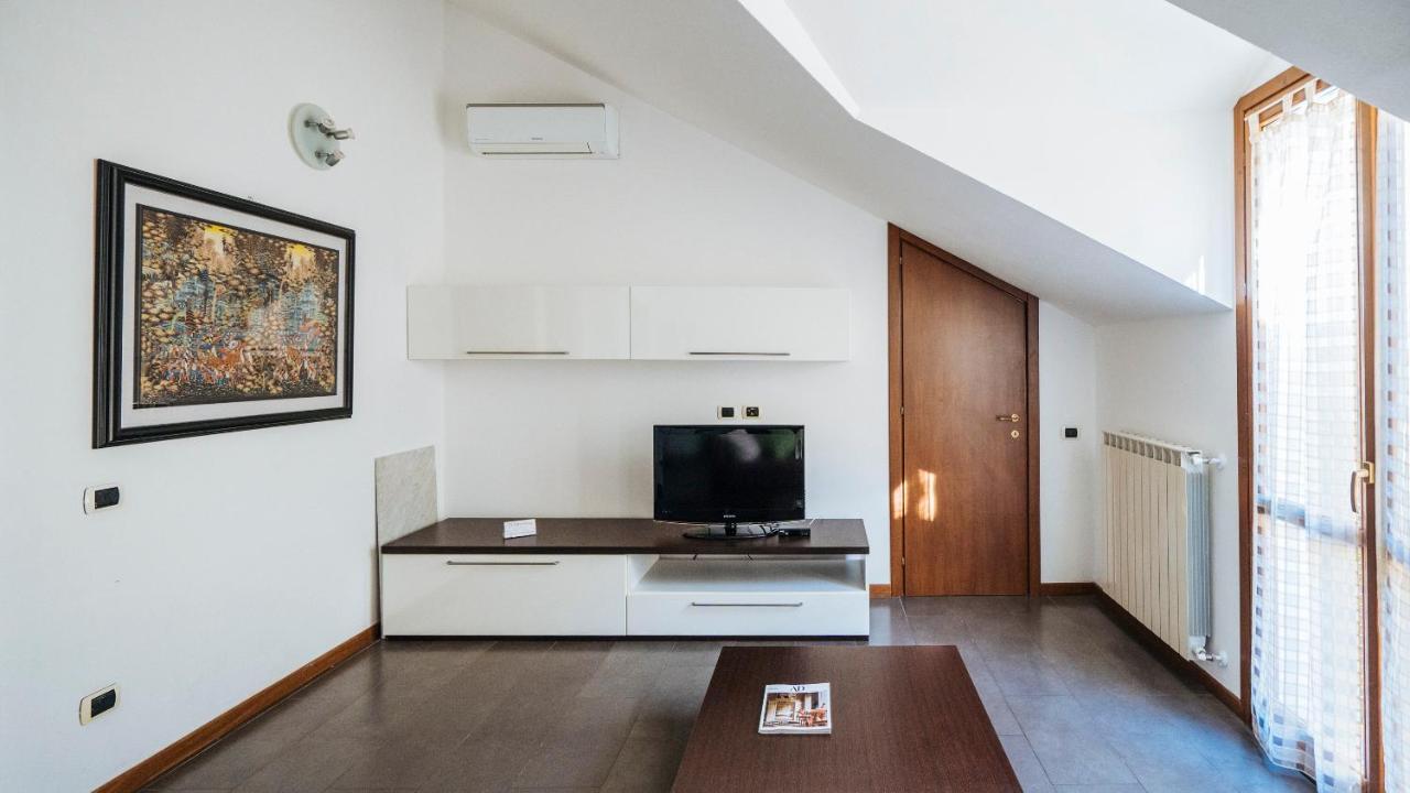 アラッシオViale Hambury 51アパートメント エクステリア 写真